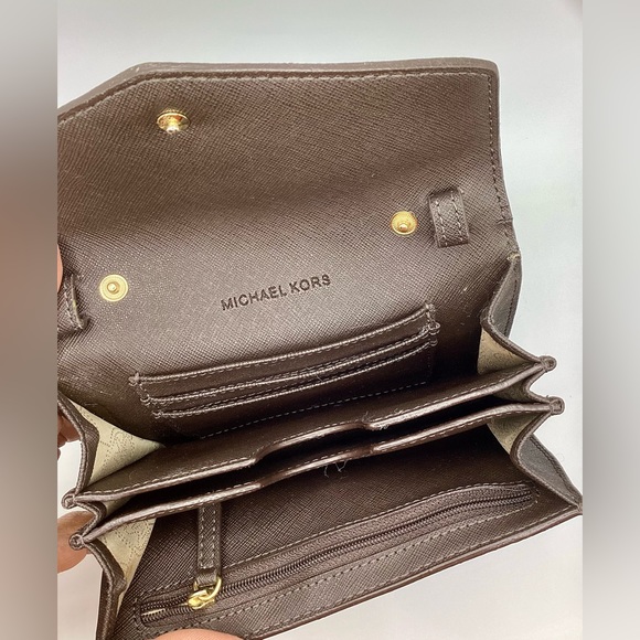 Michael Kors Wallet Converter - Picture 4 of 8